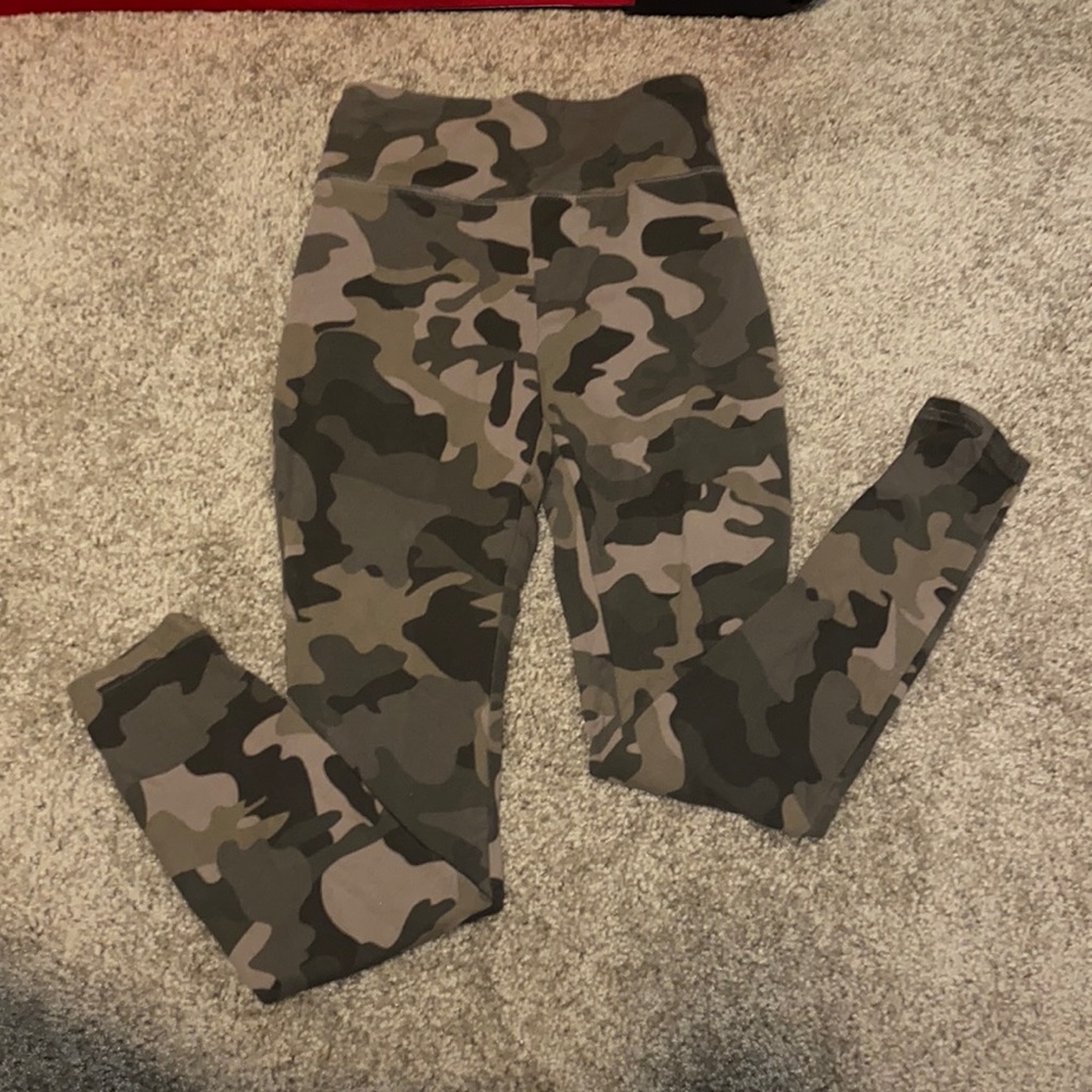 Camo print leggings